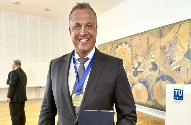 Verleihung des Ehrendoktorats der Medizin an Prof. Dr. med. Dietmar Daichendt